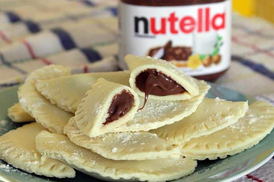Pastelzinho de Ninho com Nutella